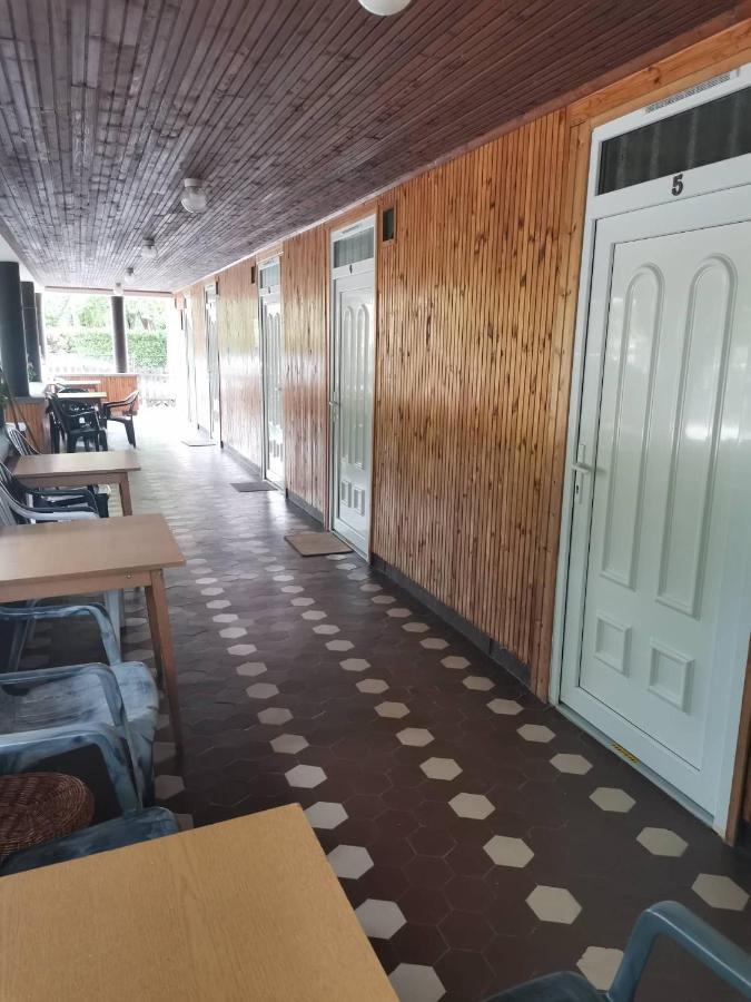 Platan Ueduelo Apartment Balatonlelle Exterior foto